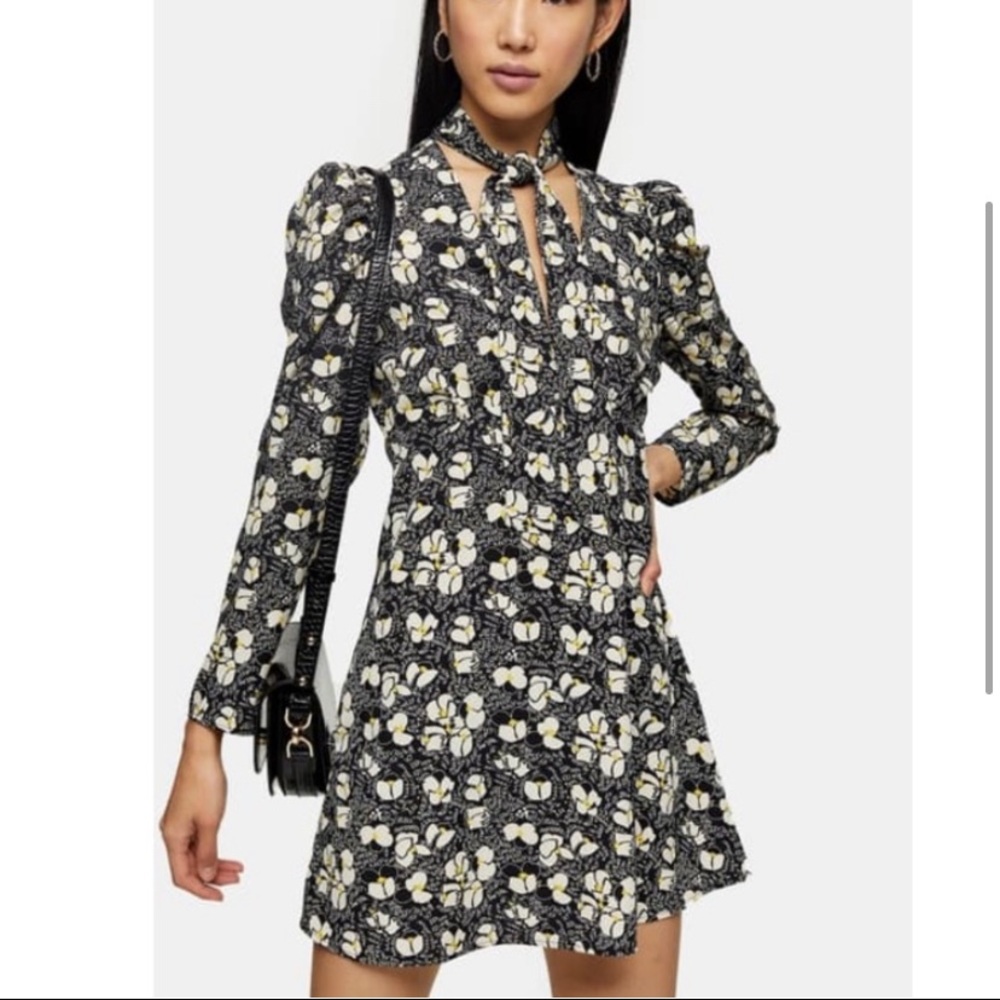 NWT TOPSHOP | Tie Neck Floral Print Long Sleeve Mini Dress, Size 10.